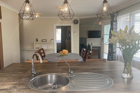 Photo of property in 5 Page Street, Stratford, 4332