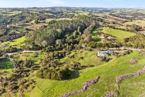 Photo of property in 51 Sterling Road, Paparoa, 0571