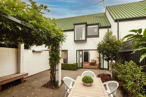 Photo of property in 13/12 Shrewsbury Street, Merivale, Christchurch, 8014