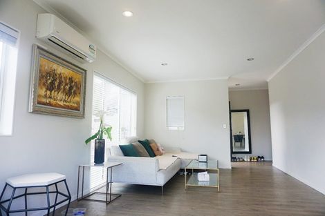 Photo of property in 27a Normanton Street, Glenfield, Auckland, 0629