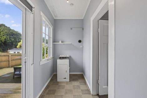 Photo of property in 14 Ngaio Street, Strandon, New Plymouth, 4312