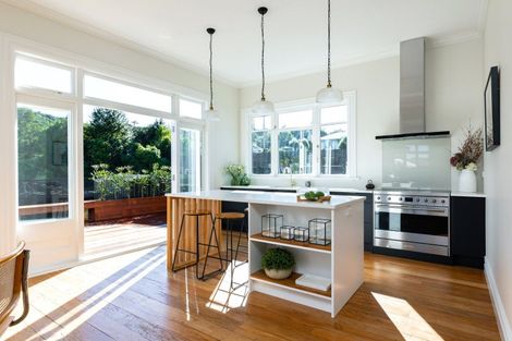 Photo of property in 95b Waikawa Road, Picton, 7220