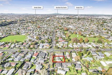 Photo of property in 3 Hampton Place, St Andrews, Hamilton, 3200