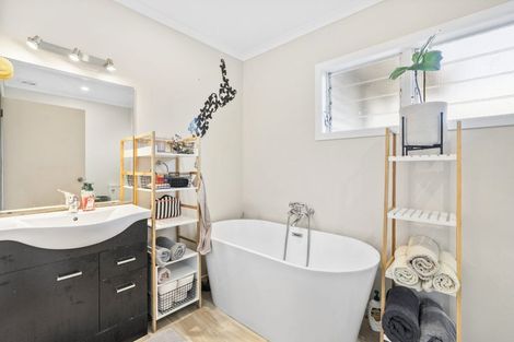 Photo of property in 102 Old Onerahi Road, Onerahi, Whangarei, 0110