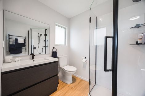 Photo of property in 22 Whangaparaoa Road, Red Beach, 0932