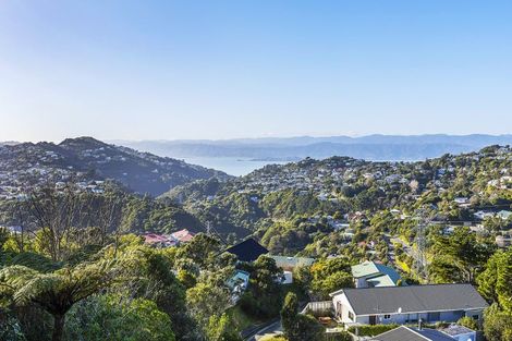 Photo of property in 9 Oldham Way, Crofton Downs, Wellington, 6035