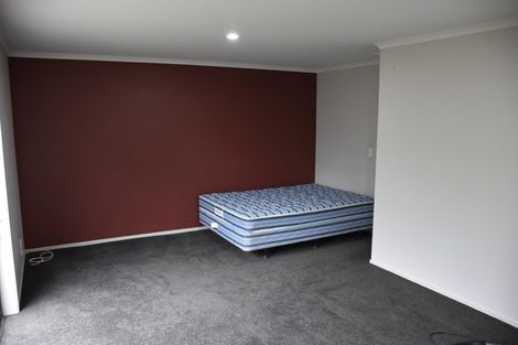 Photo of property in 37 Condor Place, Unsworth Heights, Auckland, 0632