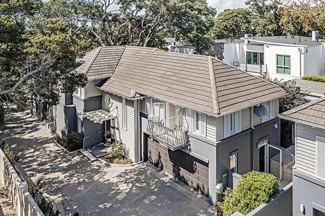 Photo of property in 270 Hurstmere Road, Takapuna, Auckland, 0622