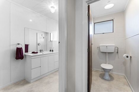 Photo of property in 10b Kauri Street, Inglewood, 4330