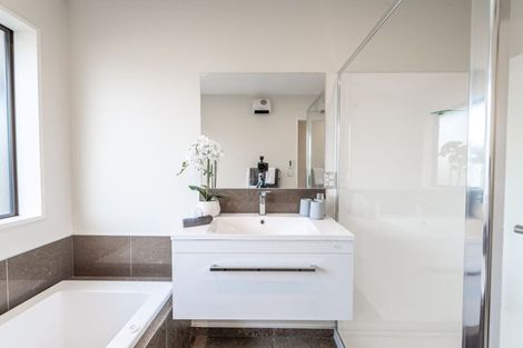 Photo of property in 8 Derek Anderson Place, Halswell, Christchurch, 8025