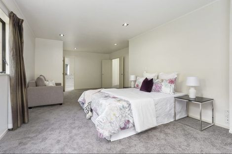 Photo of property in 2/41 Glenmore Road, Sunnyhills, Auckland, 2010