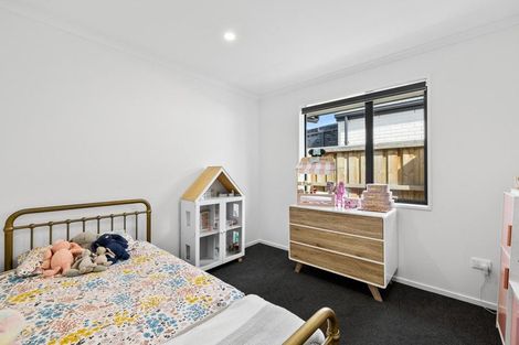 Photo of property in 16 Crossley Avenue, Woodend, 7610