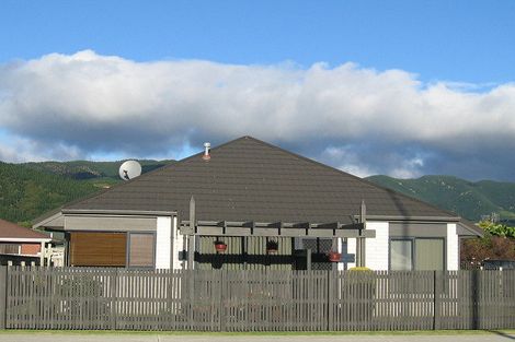 Photo of property in 60b Arawhata Road, Paraparaumu, 5032