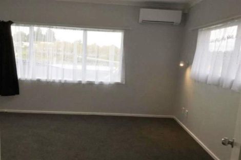 Photo of property in 10 Fairview Place, Westown, New Plymouth, 4310