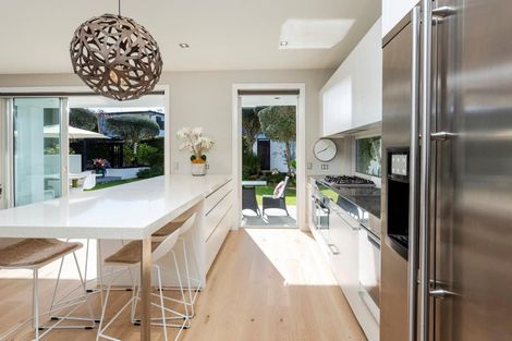 Photo of property in 223a Hurstmere Road, Takapuna, Auckland, 0622