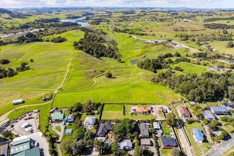 Photo of property in 6 Whaka Street, Maungaturoto, 0520
