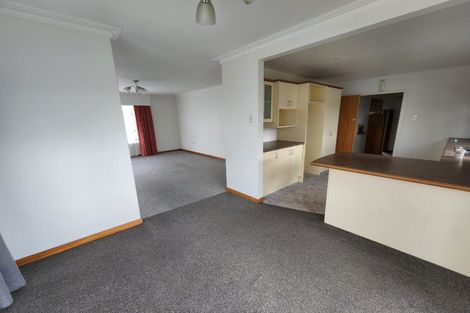 Photo of property in 2 Blenheim Place, Vogeltown, New Plymouth, 4310