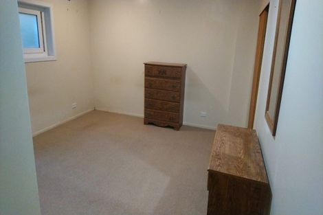 Photo of property in 2/8 Sandown Road, Rothesay Bay, Auckland, 0630