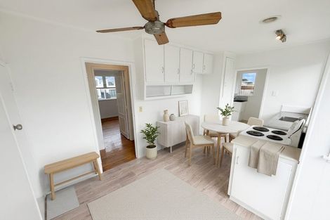 Photo of property in 4 Ainsdale Place, Manurewa, Auckland, 2102