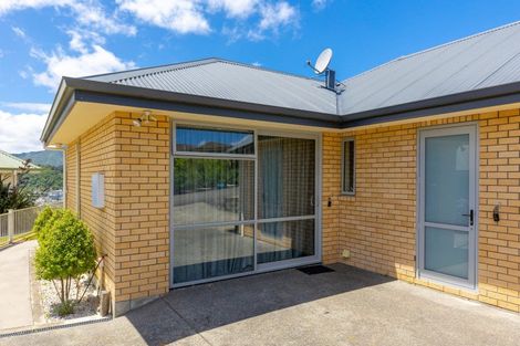 Photo of property in 10 Harbour View Heights, Picton, 7220