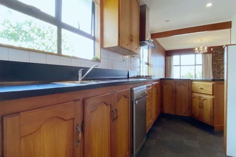 Photo of property in 4 Alma Street, Te Atatu South, Auckland, 0610