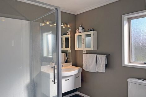 Photo of property in 3 Endeavour Place, One Tree Point, 0118