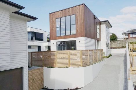 Photo of property in 16 Takutai Avenue, Bucklands Beach, Auckland, 2012