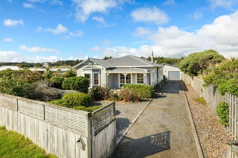 Photo of property in 32 Kent Avenue, Waitarere Beach, Levin, 5510