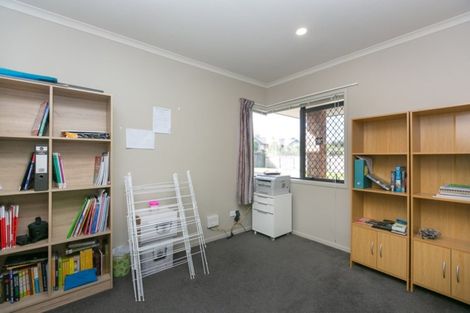 Photo of property in 5 Montrose Place, Highlands Park, New Plymouth, 4312