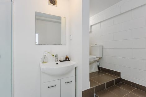 Photo of property in 1/15 Zion Road, Birkenhead, Auckland, 0626