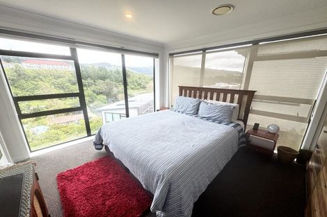 Photo of property in 5 Ara Patukawenga, Tawa, Wellington, 5028