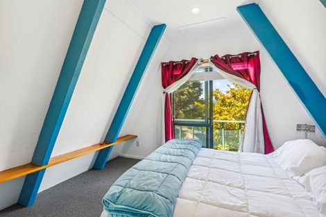 Photo of property in 10 Hastings Street, Waikanae Beach, Waikanae, 5036