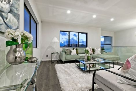 Photo of property in 8 Harvest Avenue, Orewa, 0931