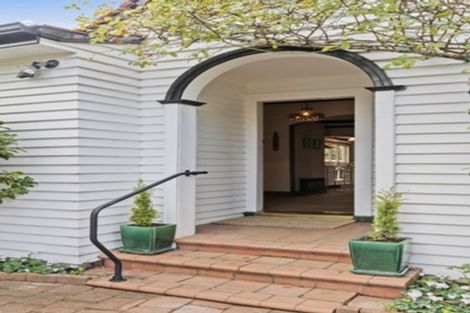 Photo of property in 195 Queen Street, Northcote Point, Auckland, 0627