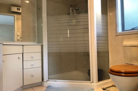 Photo of property in 28 Bayside Drive, Browns Bay, Auckland, 0630