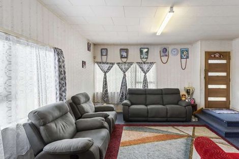 Photo of property in 10 Kopu Place, Clendon Park, Auckland, 2103