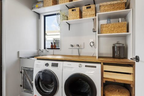 Photo of property in 9 Glendawn Place, Bayview, Auckland, 0629