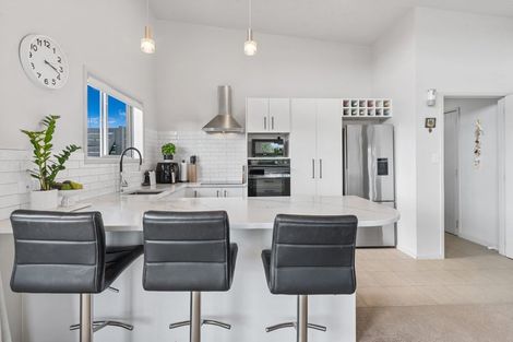 Photo of property in 1/9 Watea Road, Torbay, Auckland, 0630