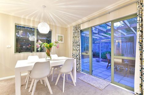 Photo of property in 2/34 Selwyn Crescent, Forrest Hill, Auckland, 0620