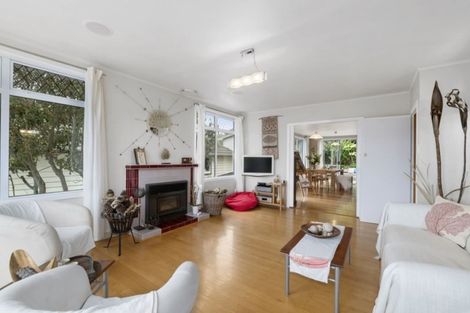 Photo of property in 89 Taylor Terrace, Tawa, Wellington, 5028