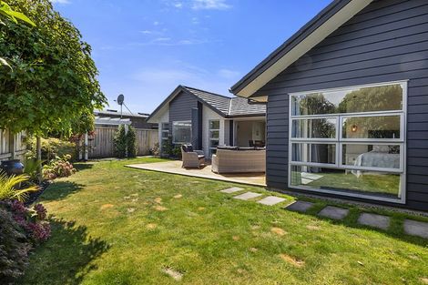 Photo of property in 7 Tupare Place, Highlands Park, New Plymouth, 4312