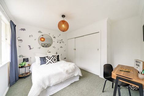 Photo of property in 5 Winchester Avenue, Pinehaven, Upper Hutt, 5019