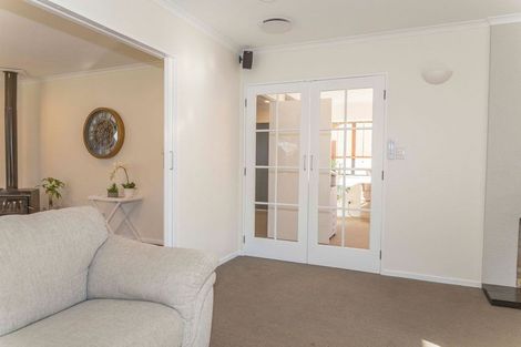 Photo of property in 97 Adelaide Road, Dannevirke, 4930