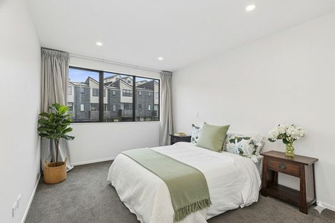 Photo of property in 28 Holystone Road, Whitby, Porirua, 5024