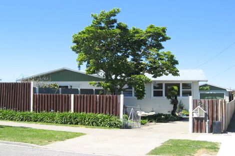 Photo of property in 25 Holdaway Street, Riversdale, Blenheim, 7201