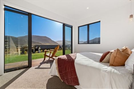 Photo of property in 44 Cunninghams Drive, Jacks Point, Queenstown, 9371