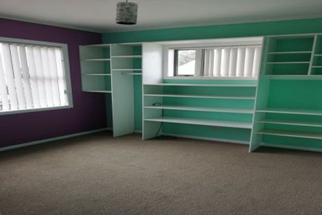 Photo of property in 12 Bamboo Grove, Kelston, Auckland, 0602