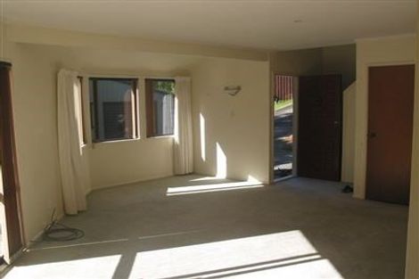 Photo of property in 1/20-22 Waratah Street, Birkenhead, Auckland, 0626