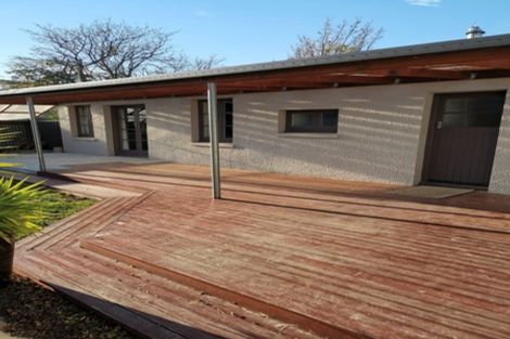 Photo of property in 303 Wainoni Road, Avondale, Christchurch, 8061