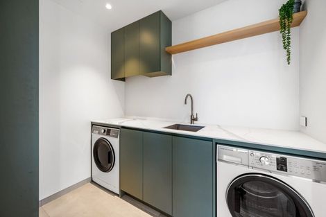 Photo of property in 6 Akitu Rise, Wanaka, 9305